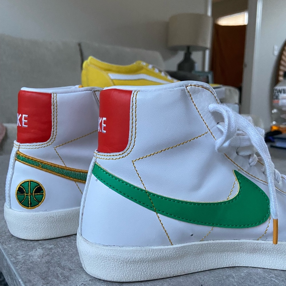 Women’s Nike shoes